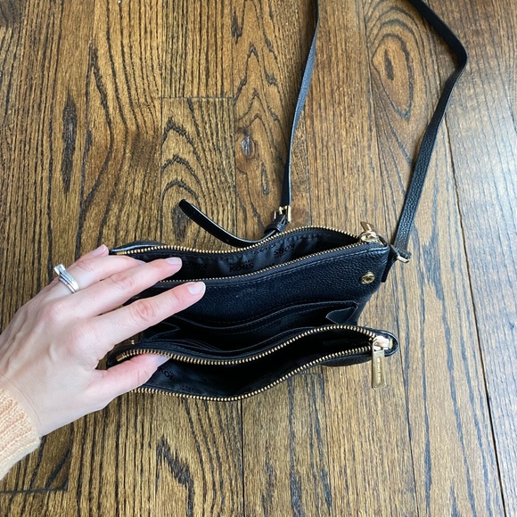 EUC multi function Michael Kors purse - Picture 3 of 4